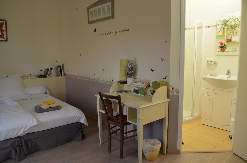 Couette Et Cafe Creme Bed and Breakfast Le Coudray Værelse billede